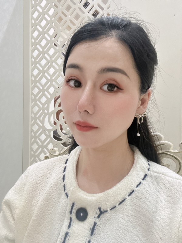 金莉的第一张照片--深圳上门女婿服务网